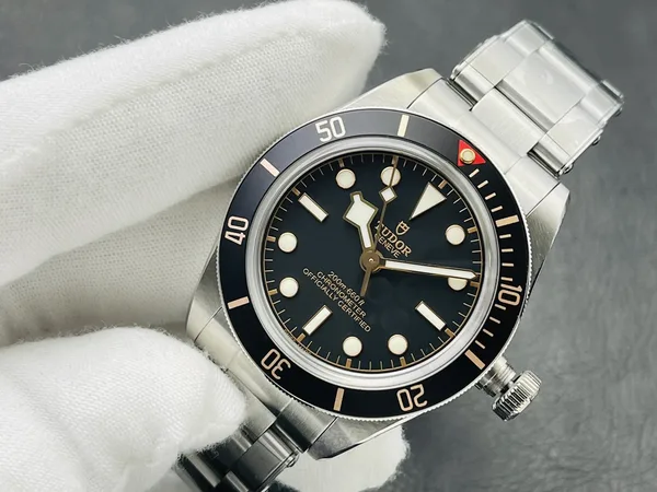 ZF Black Bay 58 79030N, black dial, steel bracelet, front view