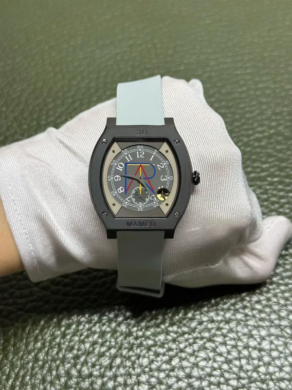 Élégante 48 mm replica, lead grey rubber strap, black case