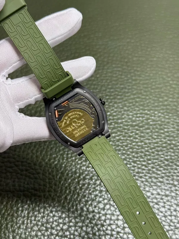Élégante 48 mm replica, olive green rubber strap, black case